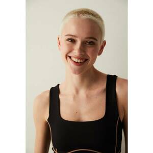 Top crop cu decolteu patrat imagine