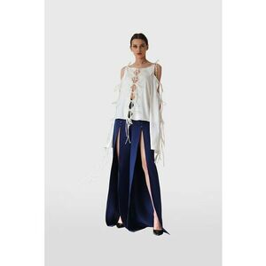 Bluza cu decupaje pe umeri si decupaje imagine