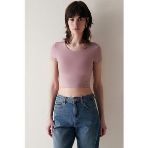 Tricou crop cu model uni si decupaj pe partea din spate imagine