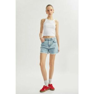 Pantaloni scurti din denim cu terminatii franjurate imagine