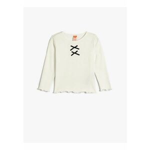 Bluza cu decolteu la baza gatului si detalii cu funda imagine