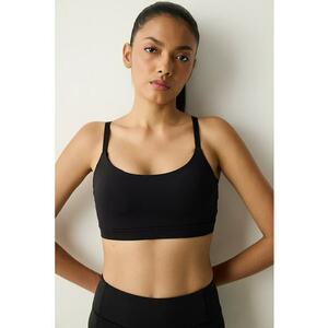 Top crop cu decolteu rotund imagine