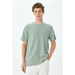 Tricou tricotat cu decolteu la baza gatului imagine