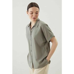 Camasa uni cu guler ascutit imagine