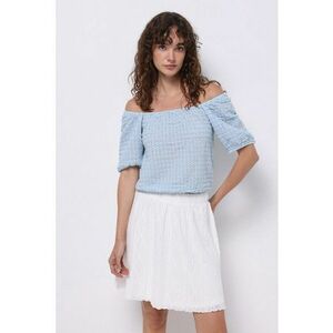 Bluza cu decolteu pe umeri si perforatii imagine