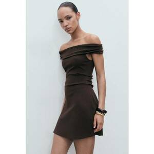 Rochie scurta cu decolteu pe umeri imagine