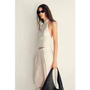 Top halter din amestec de in imagine