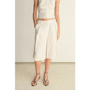 Pantaloni capri din amestec de in imagine