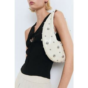 Top cu decupaje imagine