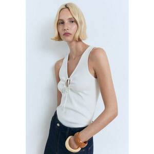 Top cu decupaj imagine