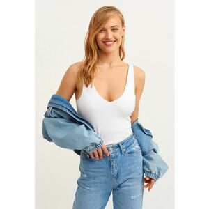 Top cambrat cu decolteu in V imagine