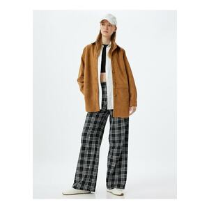 Pantaloni cu model in carouri si talie inalta imagine