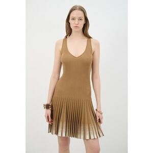 Rochie cu pliuri - striatii si decolteu in V imagine