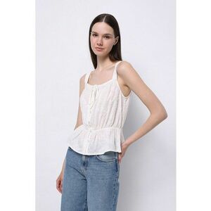 Top cu decolteu patrat si broderie imagine