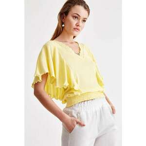 Bluza cu decolteu in V si broderie imagine