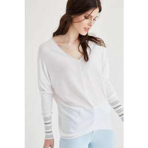 Pulover lejer cu decolteu in V imagine