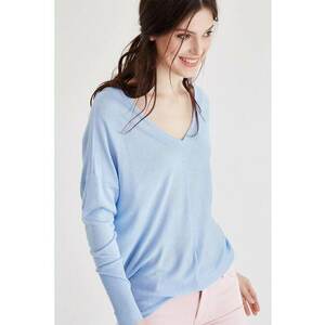 Pulove lejer cu decolteu in V imagine