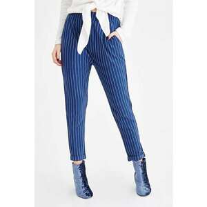 Pantaloni crop cu model in dungi si buzunare laterale imagine