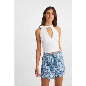 Top crop cu decupaj frontal imagine