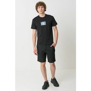 Tricou cu imprimeu si decolteu la baza gatului imagine