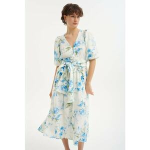 Rochie cu decolteu in V si model floral imagine