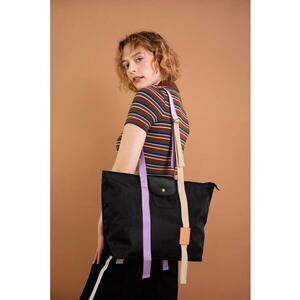 Geanta dama model Amaris - neagra - dimensiune One Size - material hidrofob - inchidere cu fermoar imagine