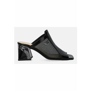 Saboti cu toc masiv si detalii lacuite imagine