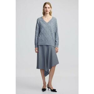 Pulover lejer cu aplicatii din strasuri si decolteu in V imagine