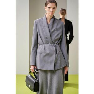 Sacou cu guler ascutit imagine