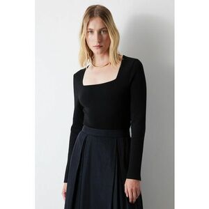 Pulover cambrat crop cu decolteu patrat imagine