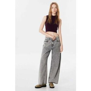 Blugi cu croiala ampla si decorati din strasuri imagine