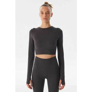 Bluza crop cu fanta pentru degetul mare imagine