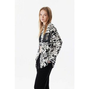 Camasa cu buzunar pe piept si model imagine