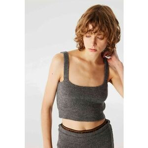 Top crop din tricot imagine