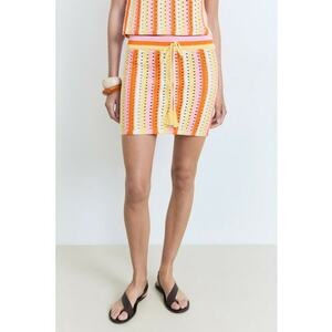 Fusta cu dungi si model crosetat imagine