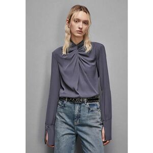 Cămașă cu decupaj la spate și guler înalt imagine