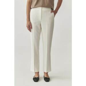 Pantaloni conici eleganti imagine