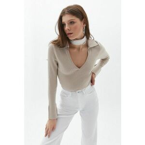 Pulover striat cu decolteu in V imagine