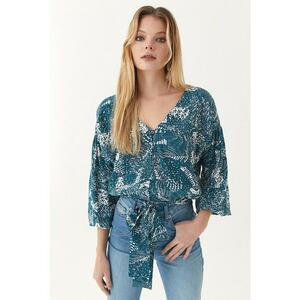 Bluza cu decolteu in V si imprimeu floral imagine