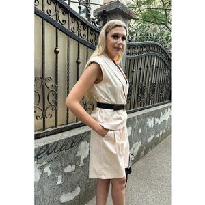 Pantaloni scurti cu detalii plisate imagine