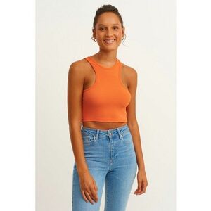 Top crop cu model uni imagine