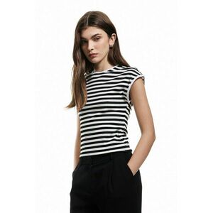 Tricou cu decolteu la baza gatului si dungi imagine