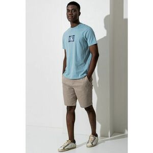 Tricou cu imprimeu si decolteu la baza gatului imagine