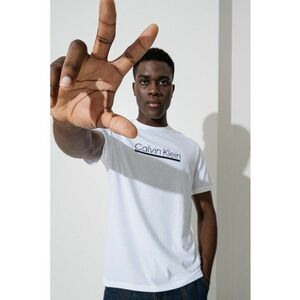 Tricou cu decolteu la baza gatului si imprimeu logo imagine