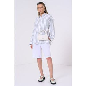 Camasa supradimensionata de in imagine