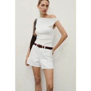 Blugi scurti cu terminatie nefinisata imagine