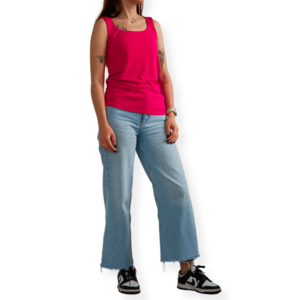 Top cu decolteu patrat - imagine