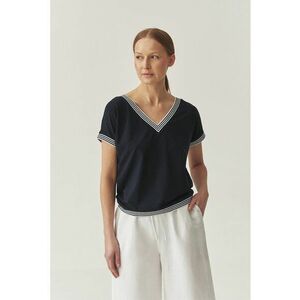 Tricou cu decolteu in V si accente cu dungi imagine