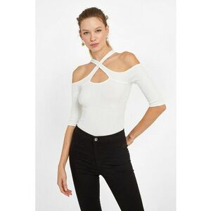 Bluza cu decupaje pe umeri si model uni imagine