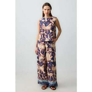 Pantaloni cu croiala ampla si imprimeu imagine